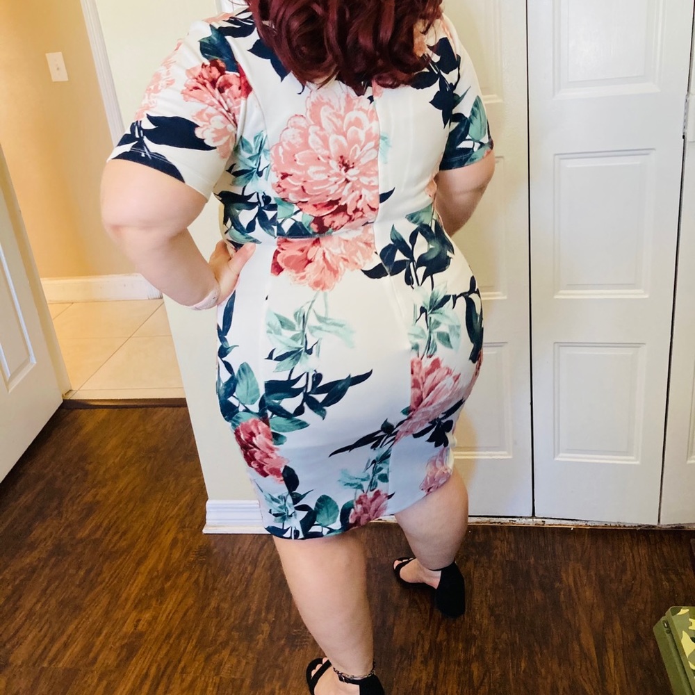 Dress - Picture 6 of 9